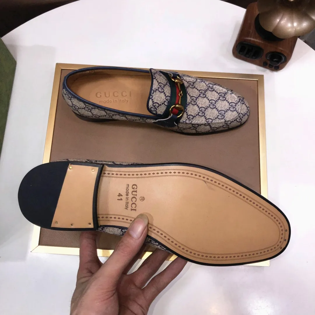 Men's shoes💰500💰Italy's top luxury men's shoe giant (GUCCI) (Gucci) (full cowhide lining) new arrival🍃Original European style🔰 Pleasant to the eye😍In order to make the shoes more durable and non-deformable🌀The production continues to follow traditional methods but there is still no lack of innovation💪Choose original sheepskin for the leather♻️ Smooth and natural And extra bright ⭐Made of imported cowhide, the first choice of rich people 38-45 (45 customized)